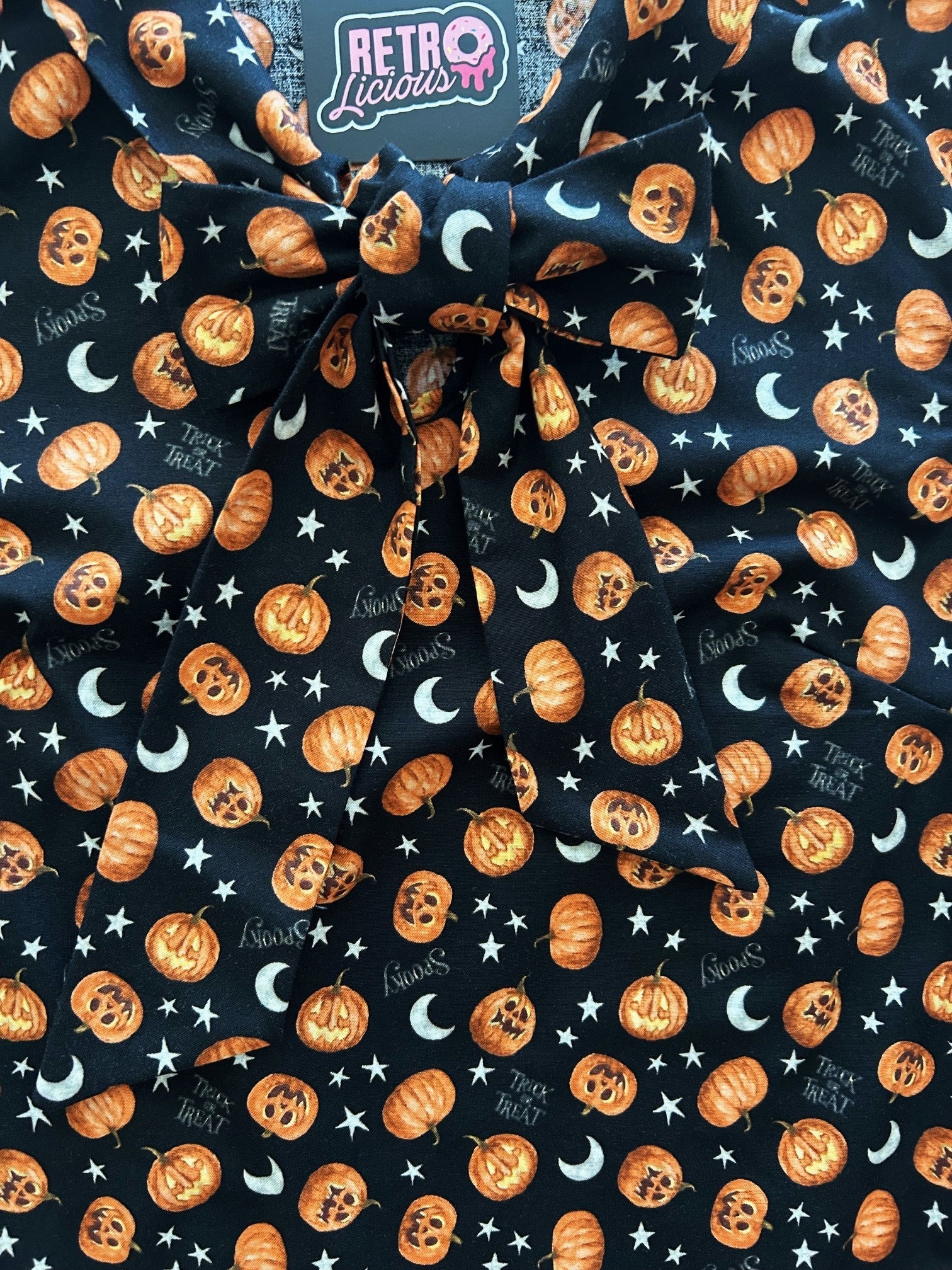 RETROLICIOUS: Jack-o’-lantern Bow Top